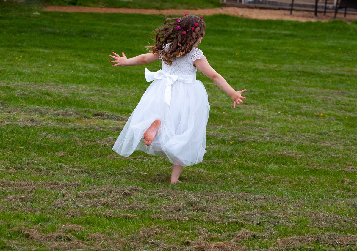 entspannt-feiern-mit-kindern-hochzeit-kinderbetreuung.jpg